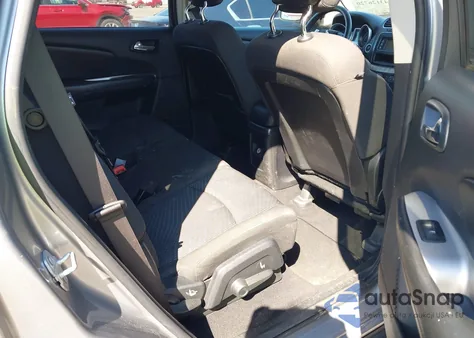 2017 Dodge Journey Sxt z USA, uszkodzony, nr VIN 3C4PDCBG2HT527938